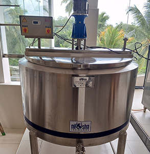 Jacketed Mixing Tank