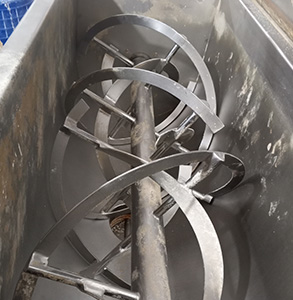 Ribbon Blender